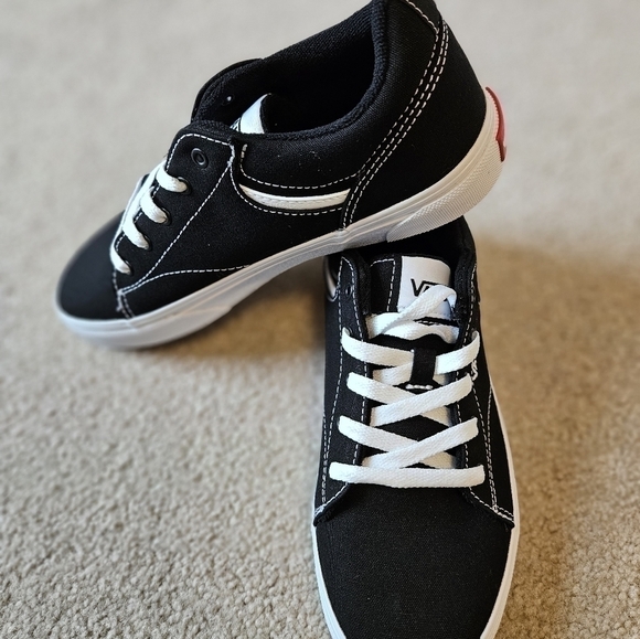 Vans Kids' Seldan Low Top Sneaker Big Kid in Black Size 5Y (NIB) - Picture 9 of 14